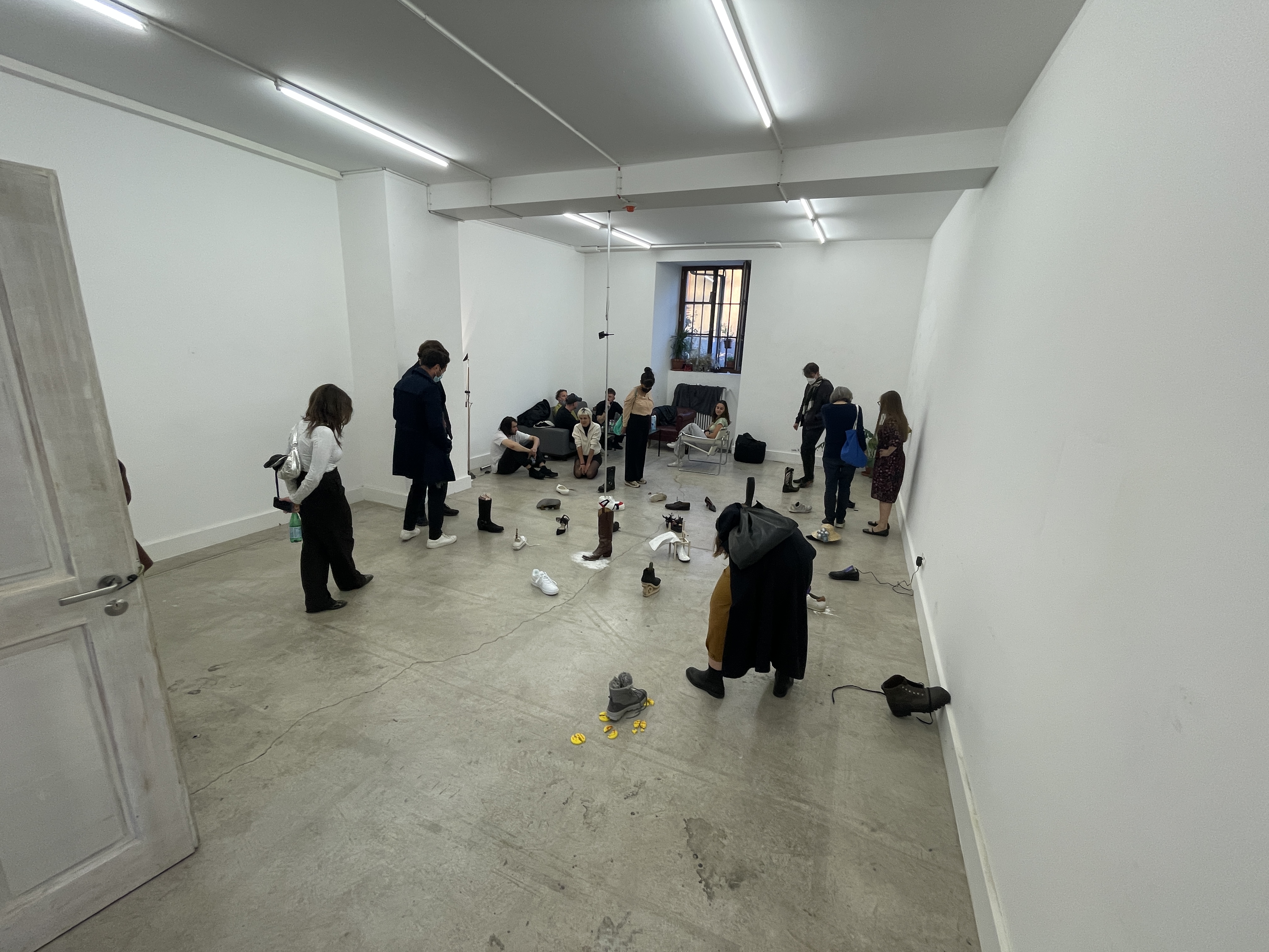 2021 09 Real Life Shoes, Atelierhaus Klingental, Basel — 04 Installation View Dynamic — Jeronim Horvat